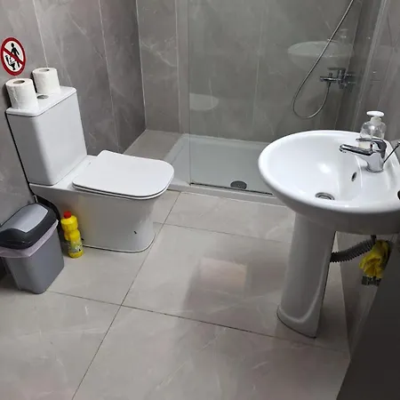 D Pitsillos Homes Luxury 公寓